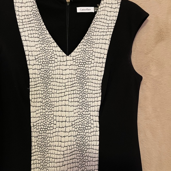 Dresses - Picture 11 of 16